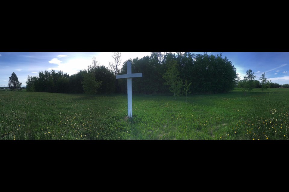 Another area marked as a cemetery - but with little grave markers.