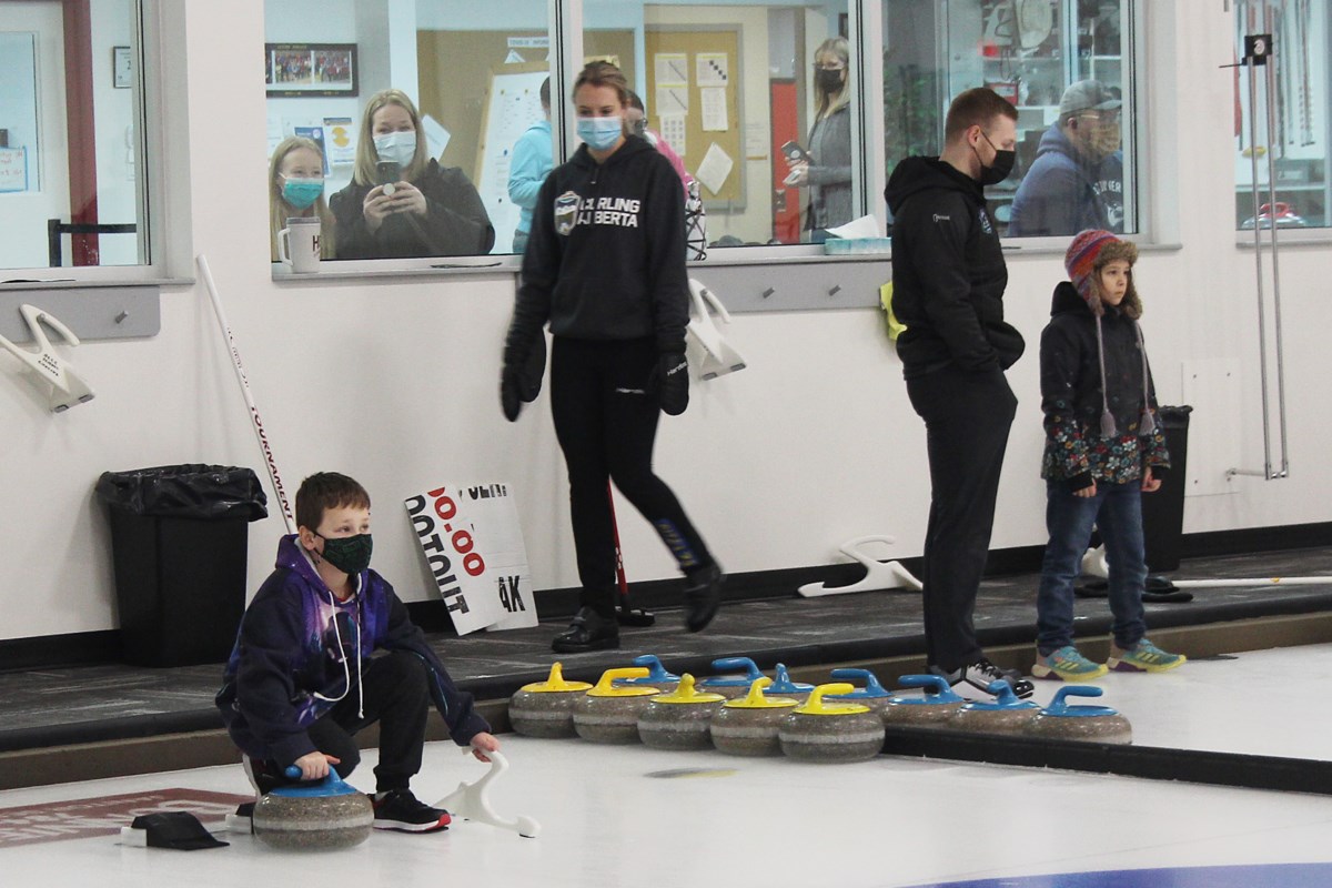 DC youth rock learn to curl lessons - Dawson Creek Mirror