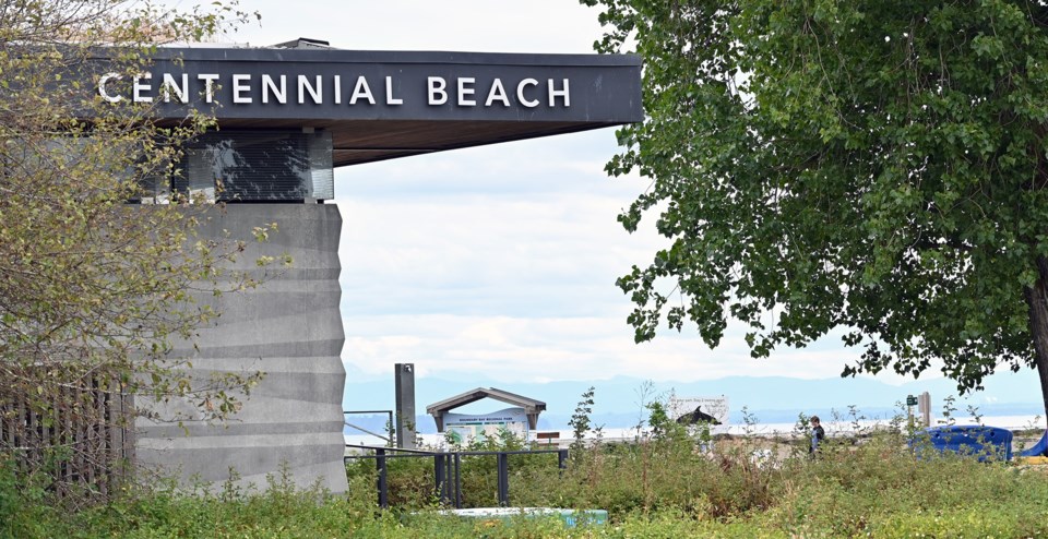 Centennial Beach signage