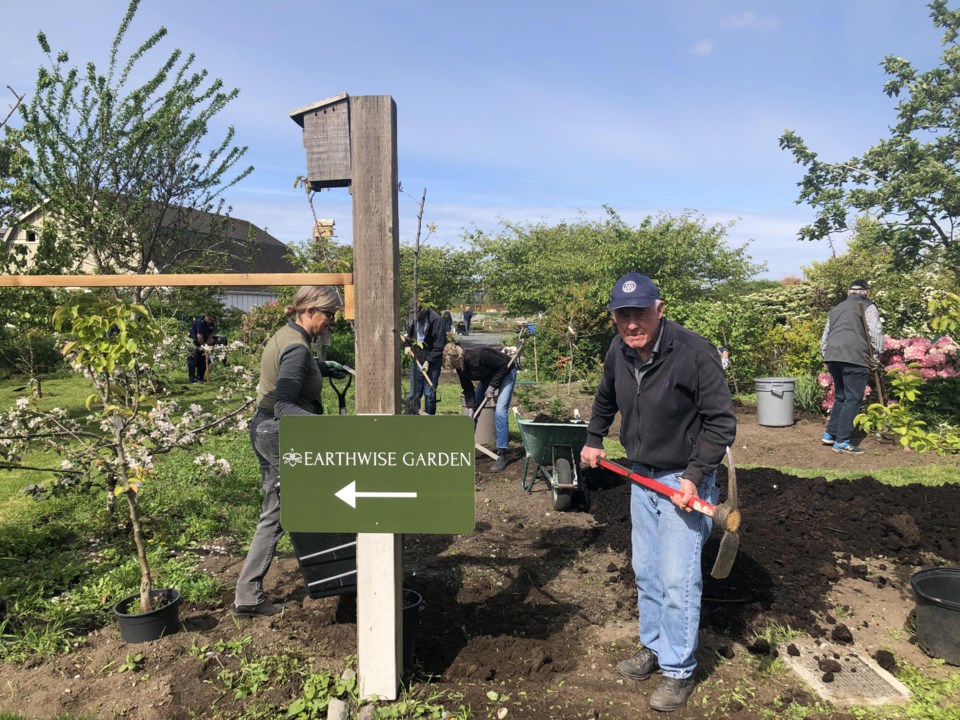 Earthwise Rotary Garden