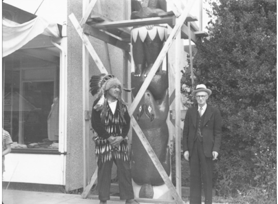 chief-wilkes-gives-delta-a-totem-pole-in-1932