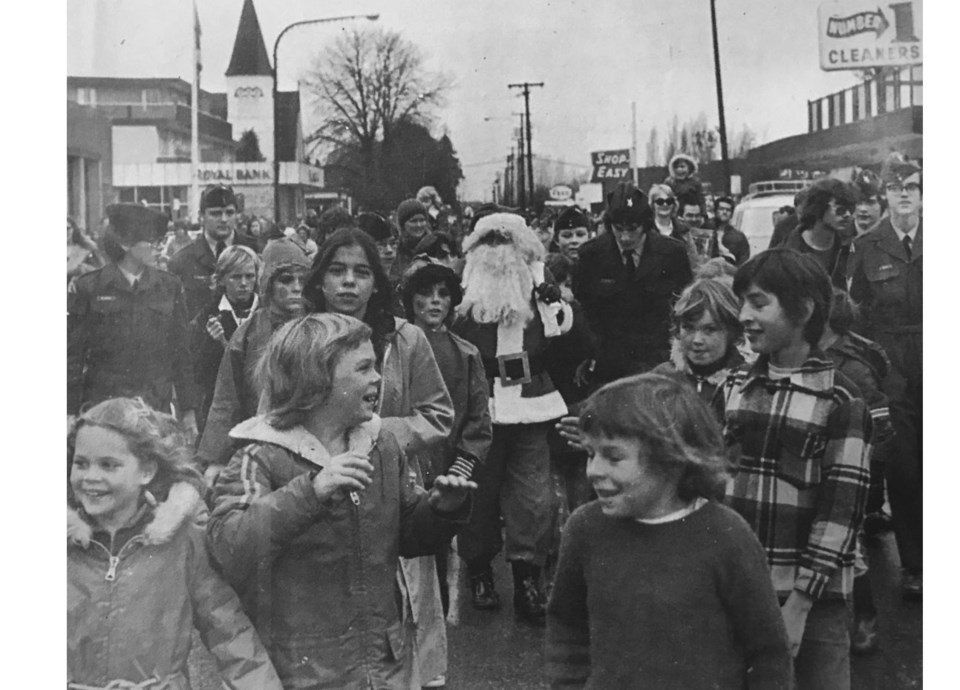 santa-claus-visits-delta-in-1974