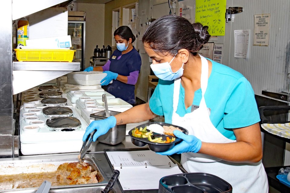 meals-on-wheels-prep