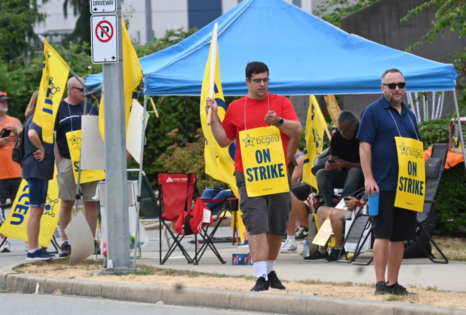 BCGEU strike at Tilbury