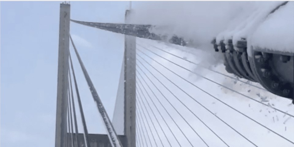 alex faser bridge snow & ice bombs