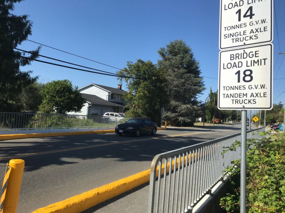 ladner bc westminister avenue bridge