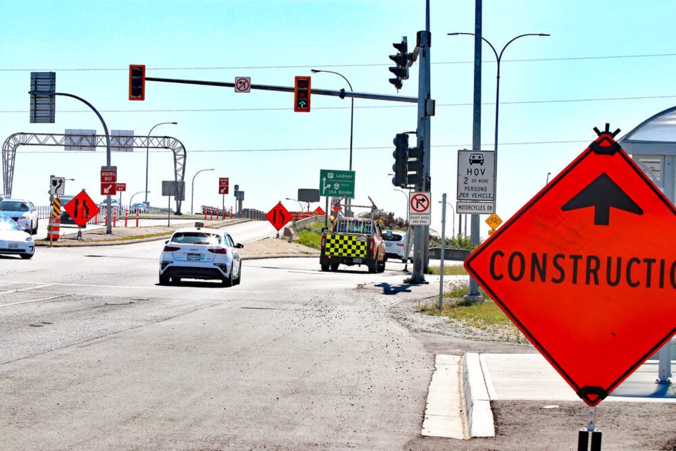 web1_overpass-temporary-lane-fix
