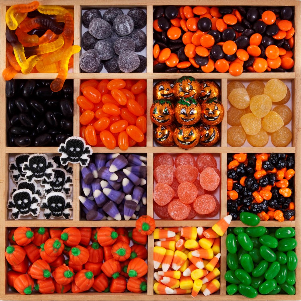 web1_tray-of-halloween-candy