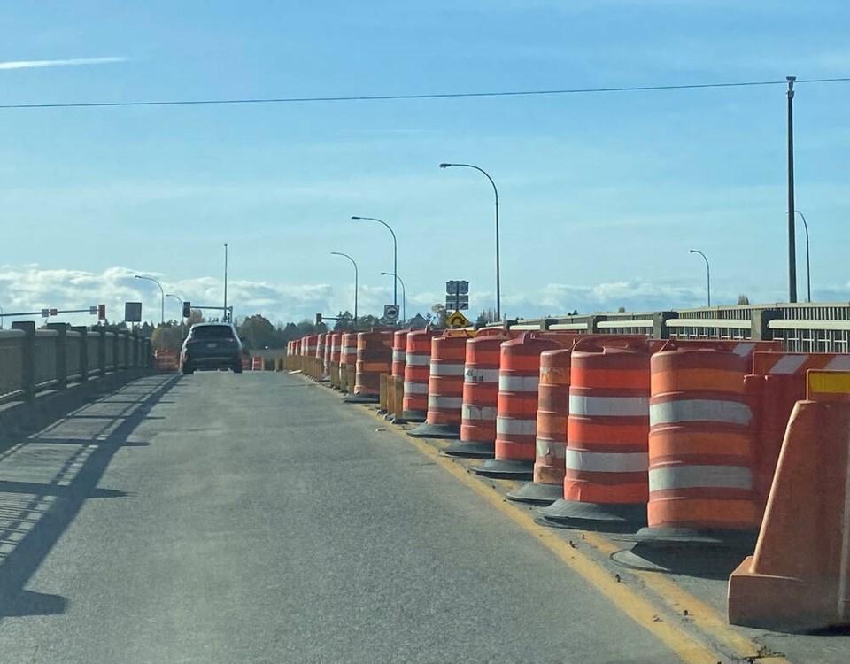 web1_highway-17a-overpass-repair-work-delta-optimist-photo