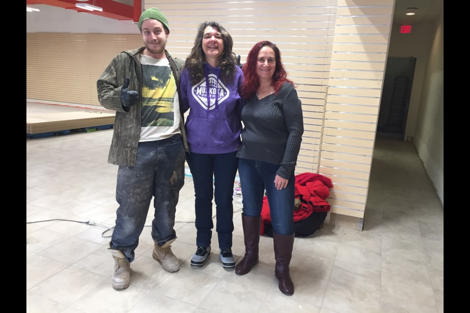 From left to right: construction worker Ray Daoust, franchisee owner Helen Lefebvre and Store Manager Michelle Gagne.
Melanie Farenzena/ ElliotLakeToday