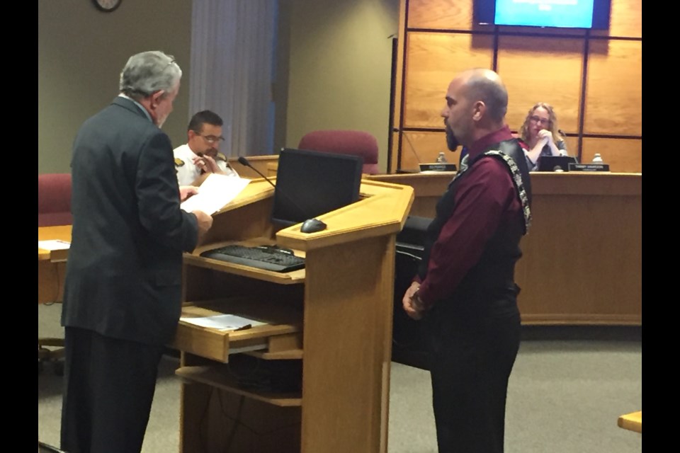 Ed Pearce being sworn in as city councillor by Mayor Dan Marchisella.
Melanie Farenzena/ Elliot Lake Today