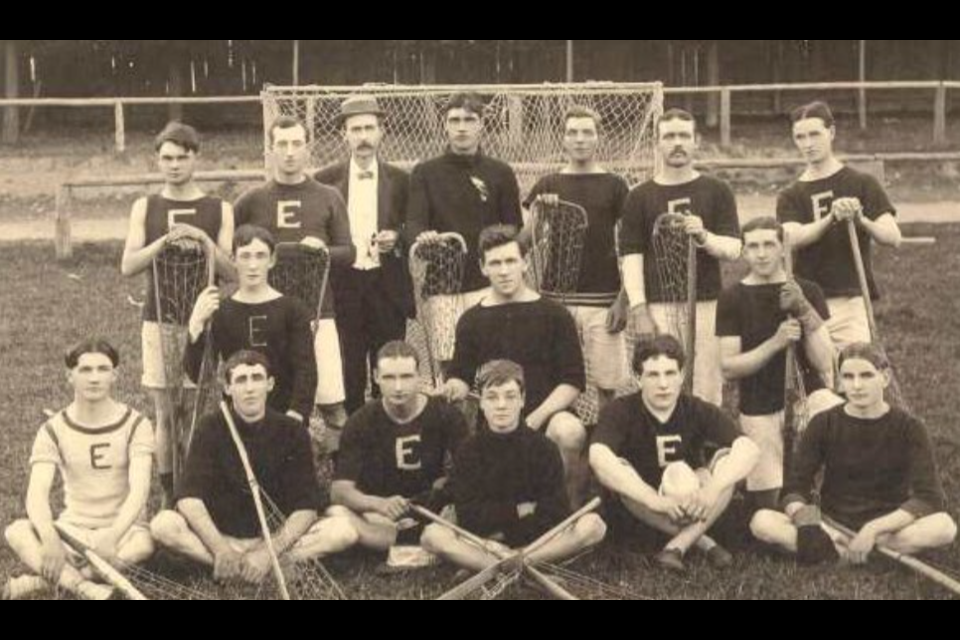 Team photo of the Elora Rocks in 1900.