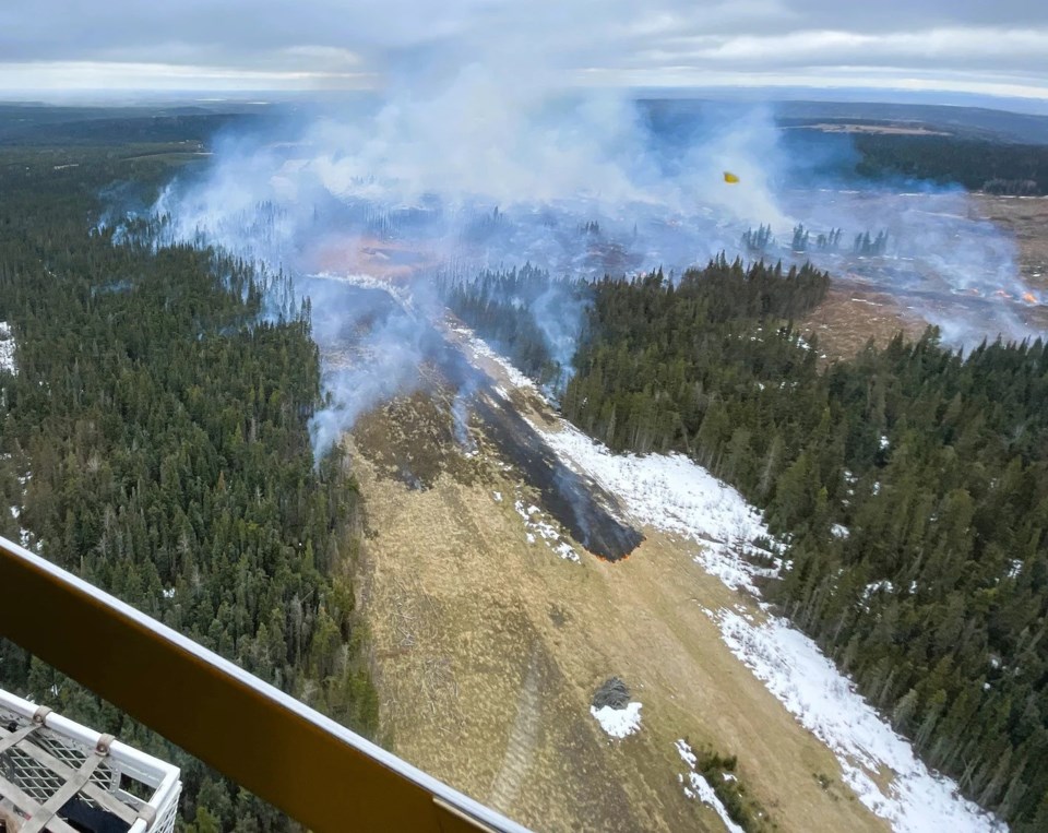 2504-alberta-wildfire-update-sh-natural-gas-pipeline-fire