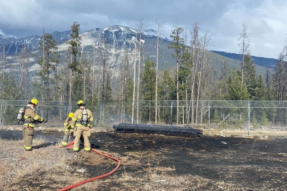 2504-transfer-station-wildfire-sh-jnp-transfer-station-fire_2024-04-16_12-web-photo