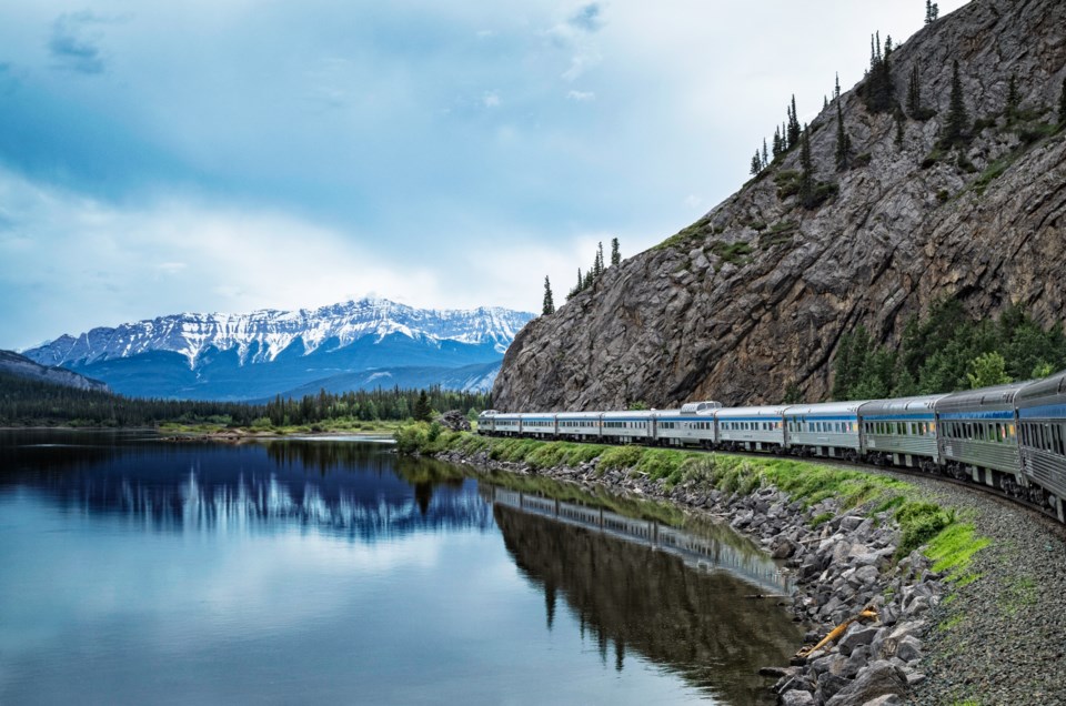 2902-via-rail-fleet-sh-le-canadien-the-canadian_1