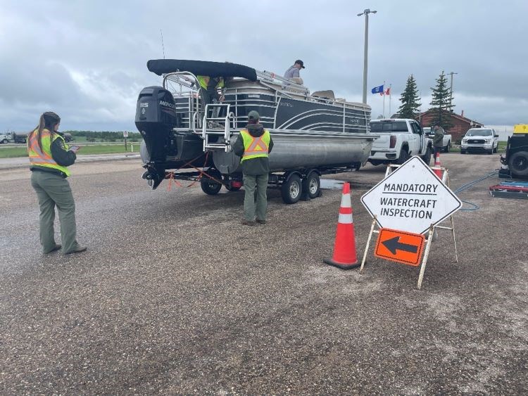 epa-zebra-mussels-inspection-20240612-02