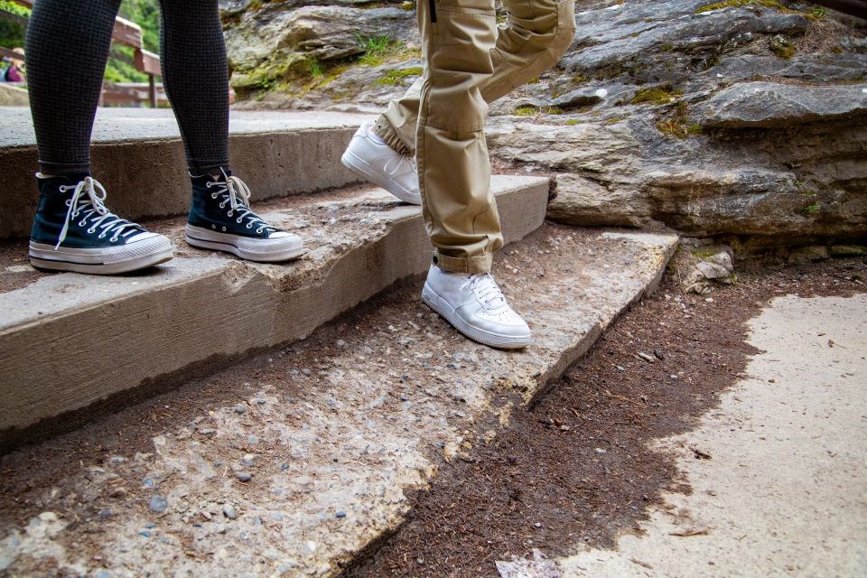 jaspernp-2024-athabasca-falls-stairs-pre-repair-crumbled-stairs-with-visitors-credit-parks-canada-camrin-chizick-img_8295-web-photo