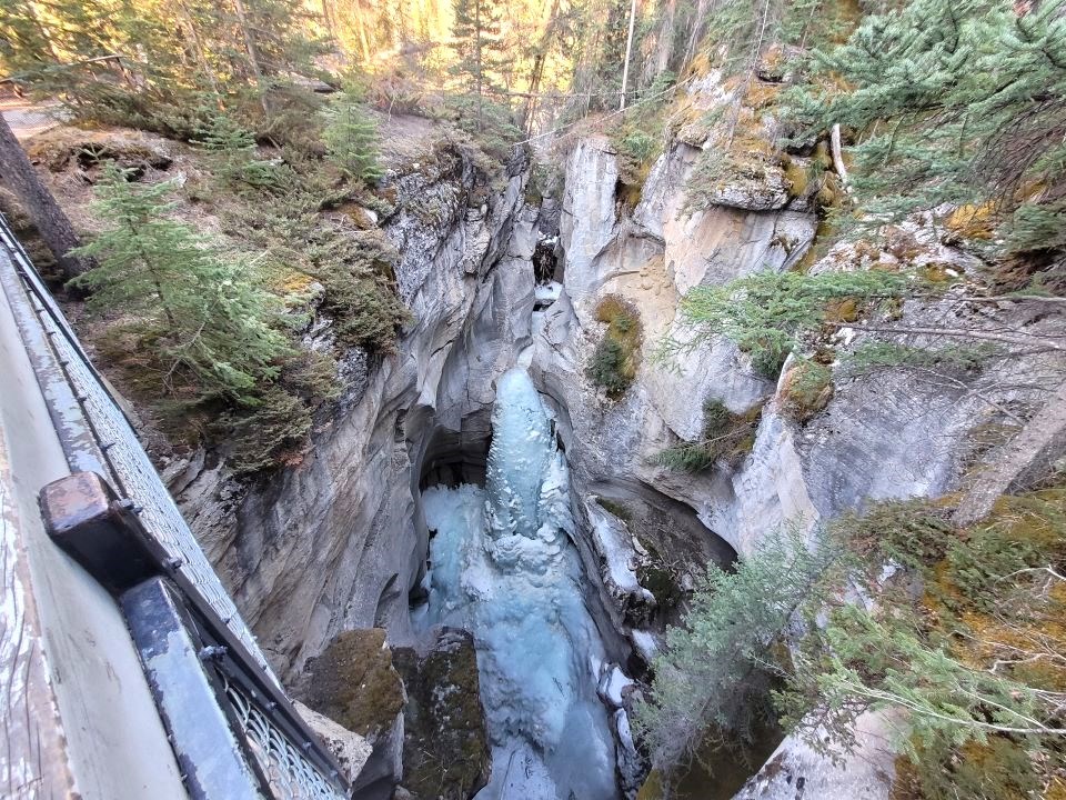 maligne-canyon-web-photo