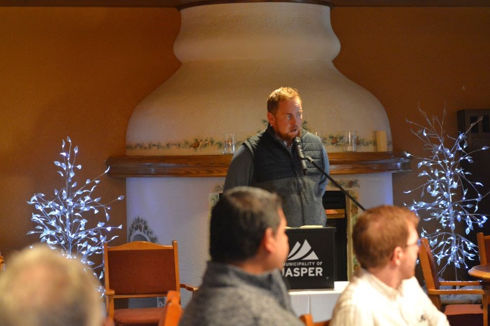 troy-mills-pic-dsc_0368-web-photo