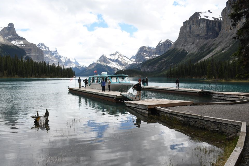 maligne-lake-cruise-web-photo