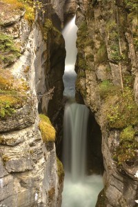 The waterfalls near the second bridge in the Maligne Canyon.