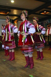 Manitoba’s SELO Ukrainian Dancers partnered with Habitat for the Arts to put on a lunch show July 7 at the Jasper Royal Canadian Legion. K. Byrne photo