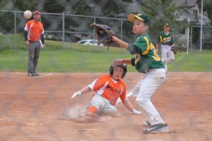The Pee Wee Bears downed the Spruce Grove White Sox 20-4 and 24-11 at Centennial Park, Sept. 17. Submitted photo