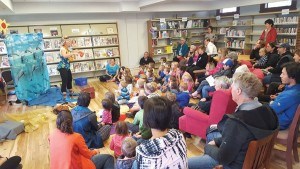 More than 50 children showed up with their families to enjoy an afternoon of free activities on Family Day, Oct. 1. The afternoon included a children’s show by Marie-Hélène Hamel, a master puppeteer and street artist. K. Byrne photo. 