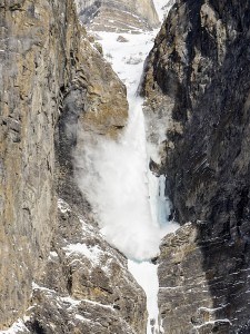 Alex Ratson of Squamish, B.C., was driving along the Icefields Parkway when he stopped with two friends to look at Polar Circus, a classic ice-climbing route about 100 kilometres north of Lake Louise. From the road he snapped this picture, the second of two avalanches that narrowly missed two ice climbers. A. Ratson photo. 