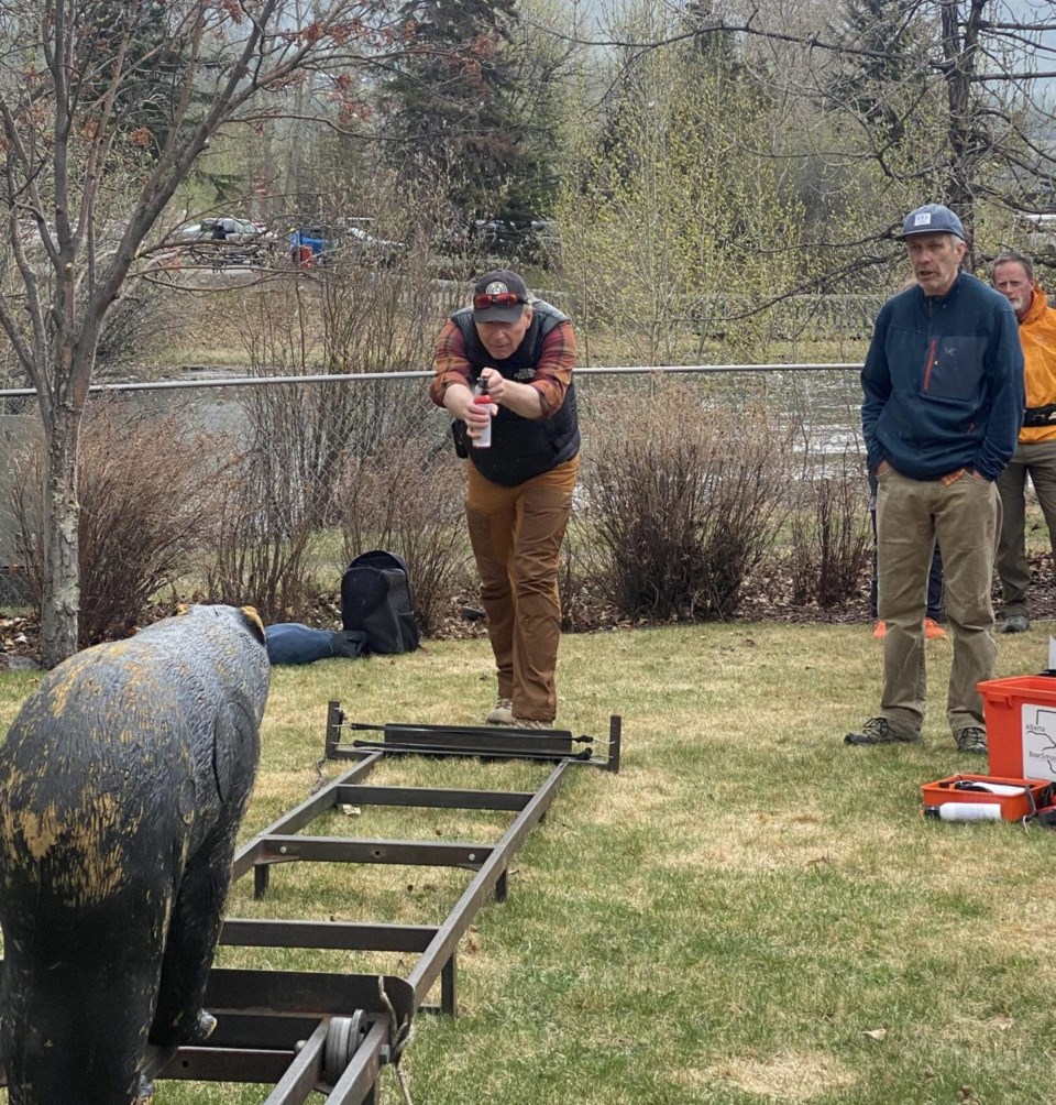 PD Event &#8211; Bear &#038; Wildlife Safety &#8211; James van Leeuwen (action)