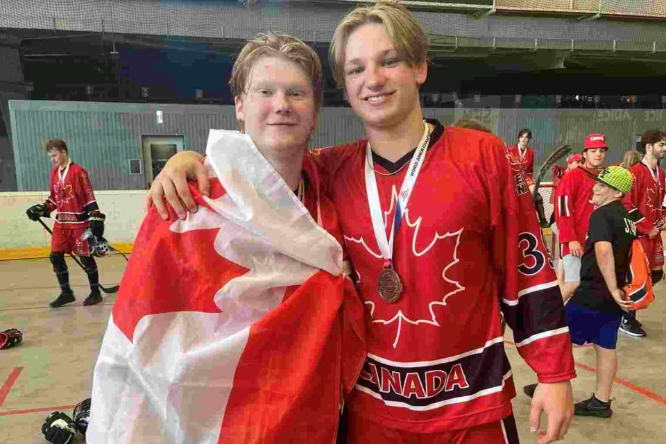 s28-ball-hockey-bronze