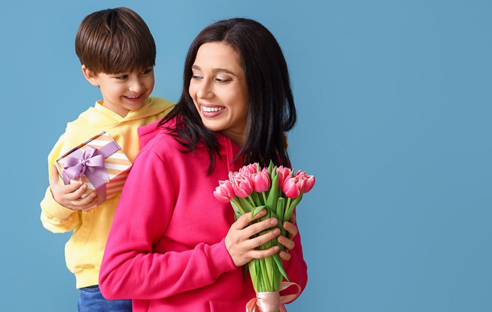 mothers-day-0102-adobe-stock