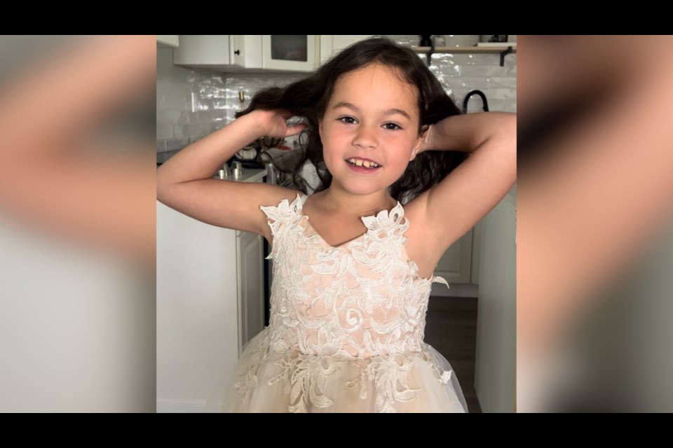 Aurora Bolton, 8. 