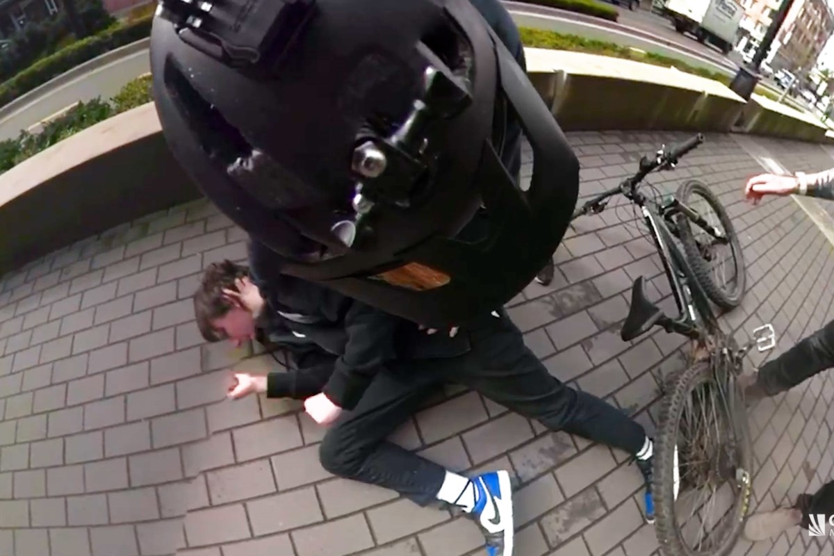 Watch: Victoria cyclist fends off man who grabbed her bike