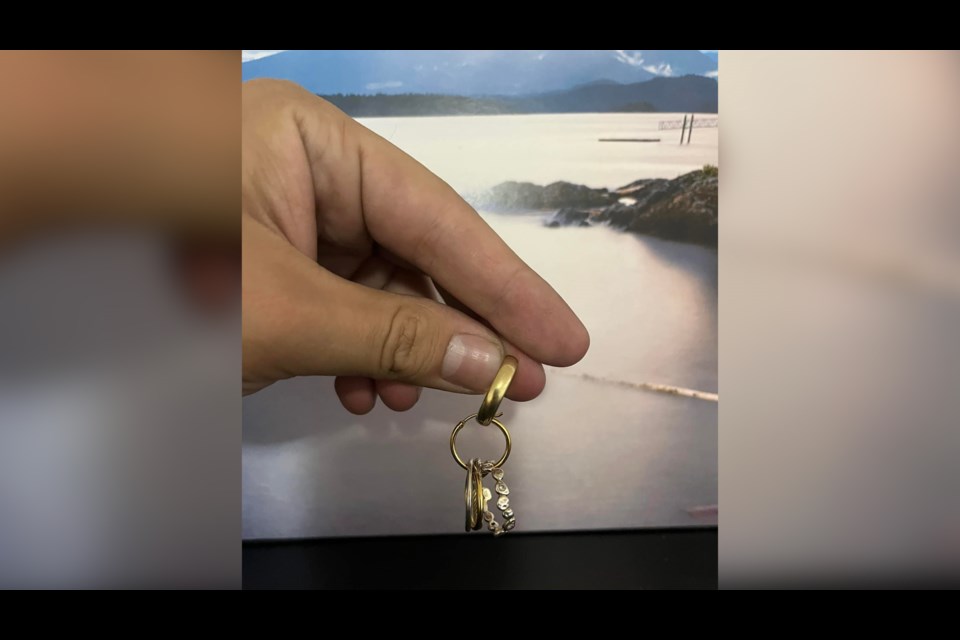 Lost jewelry found at a lake in Port Alberni. 