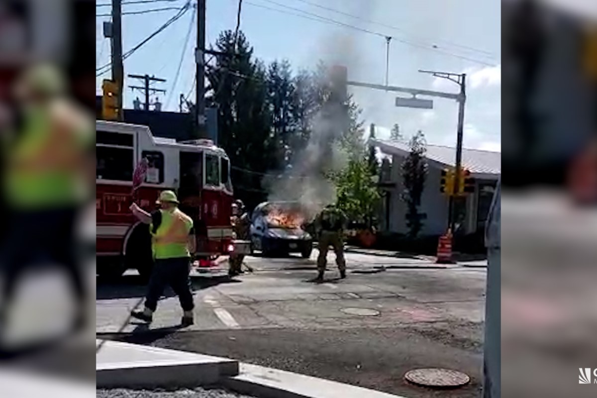 De brand in de Tesla in North Vancouver werd niet veroorzaakt door een EV-batterij