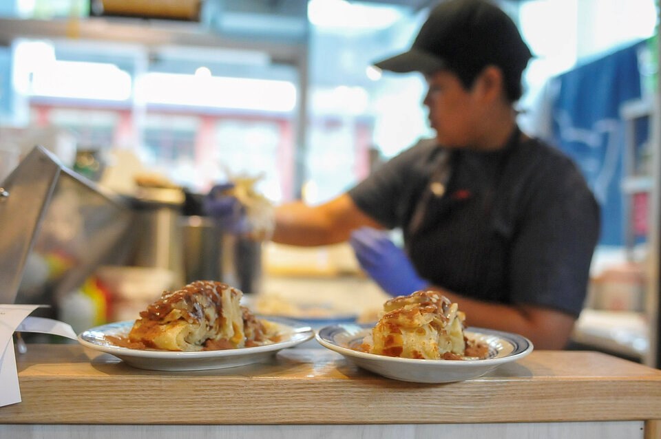 plating-at-fat-mao-noodles