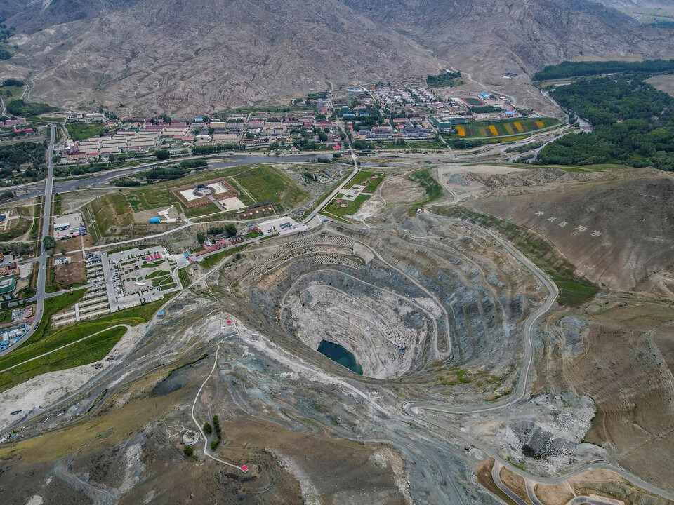 xinjiang-mine