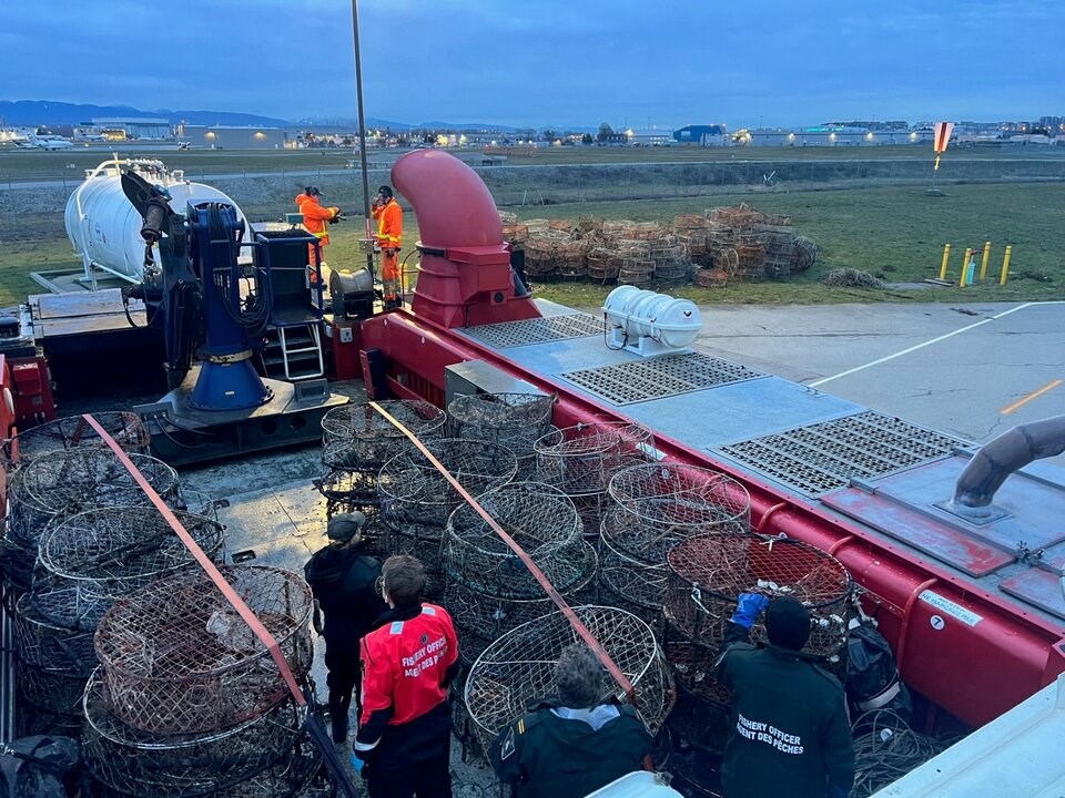 coast-guard-crab-trap-haul