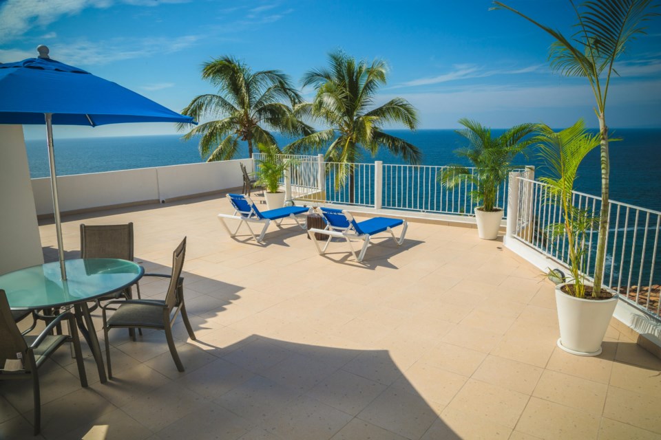 beachchairsondeck
