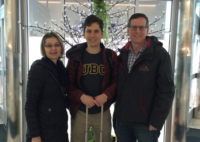 Jordan Naterer, middle, with his parents.