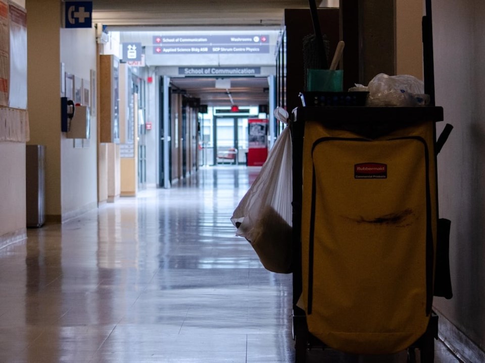 sfuhallwaycleaningcart