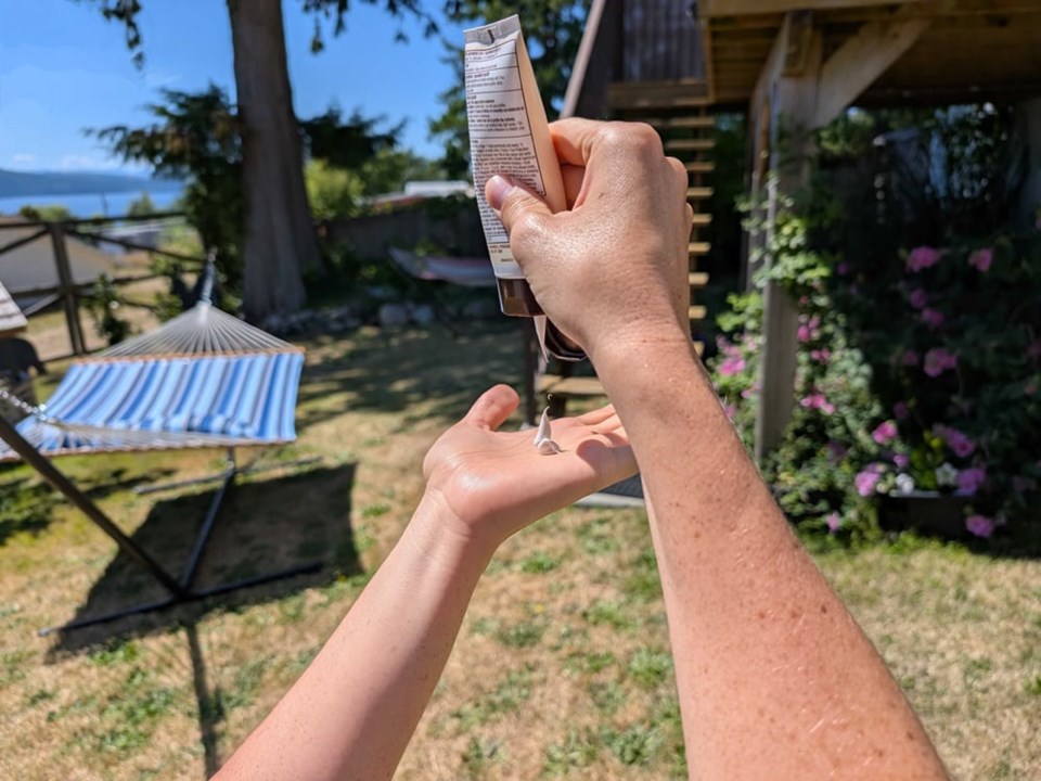 sunscreenhands