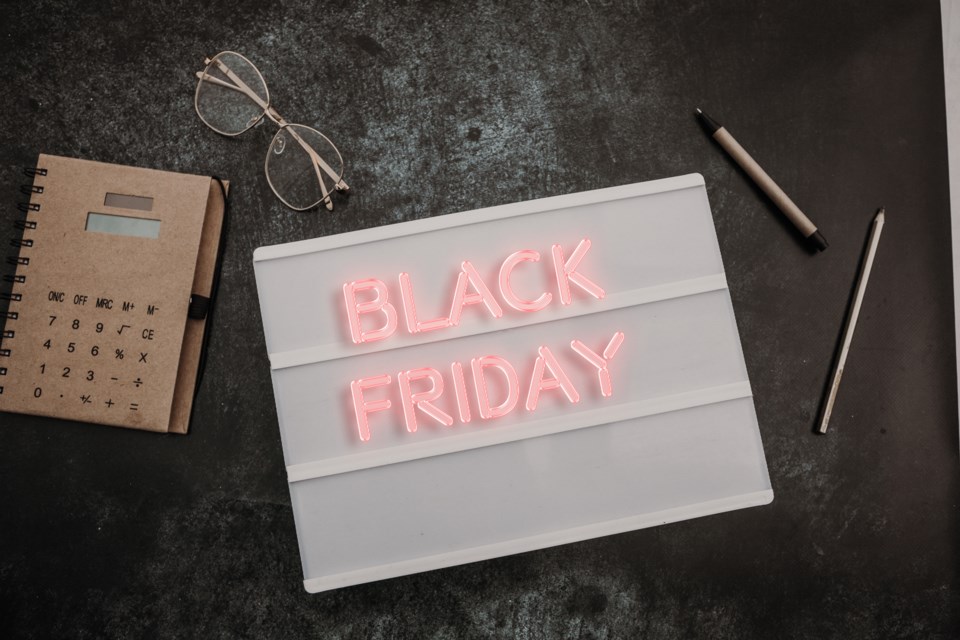 carol-yepes-black-friday-home