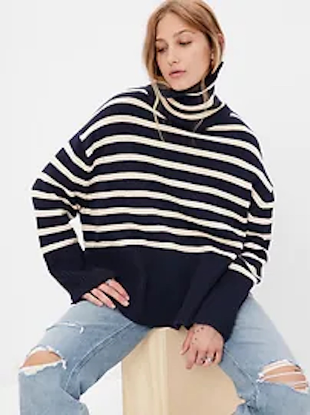 Gap sweater
