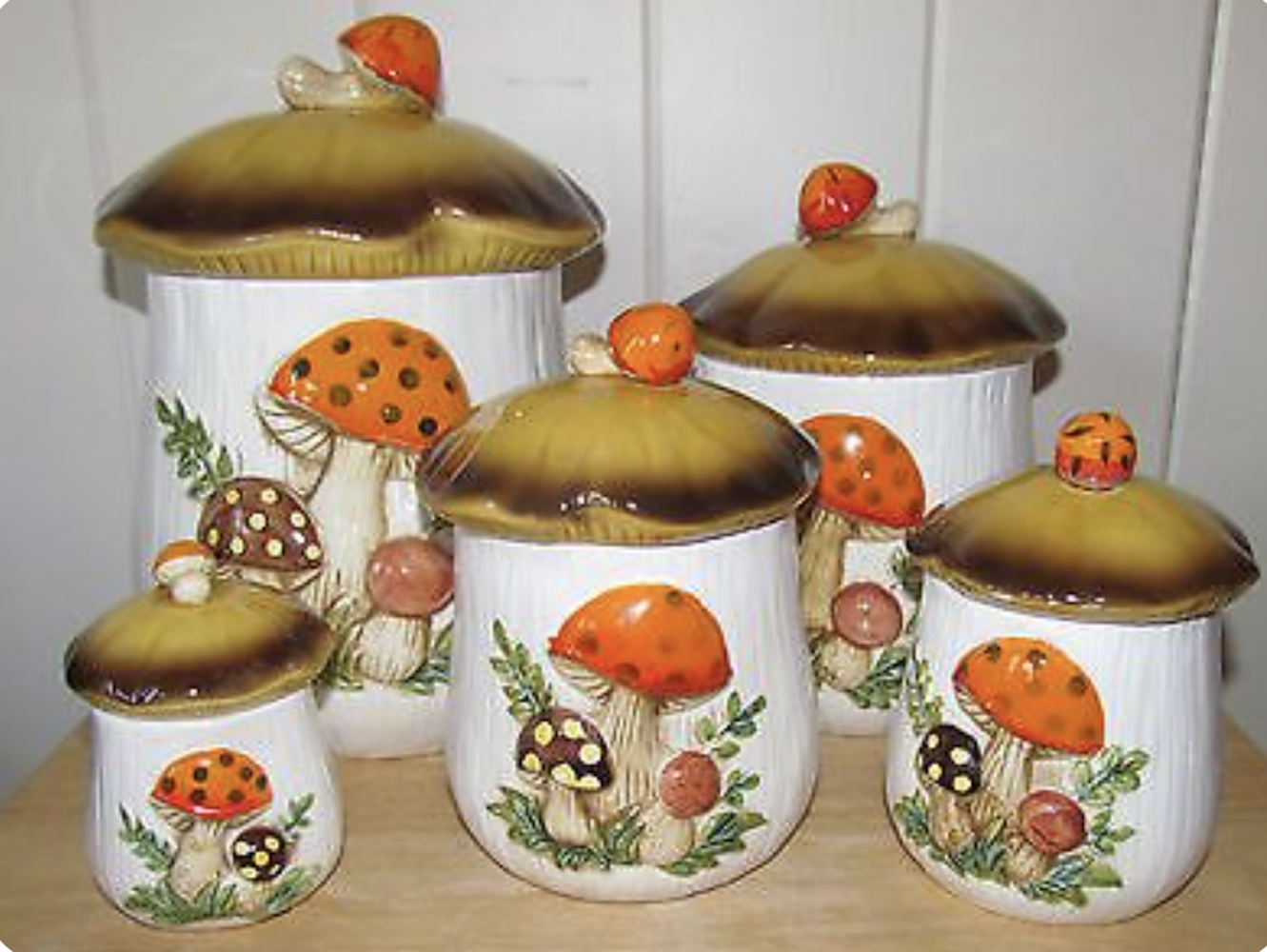 Mushroom canister
