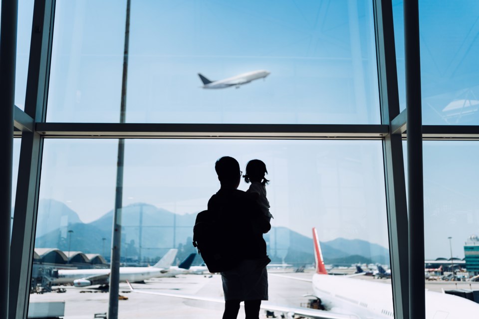 fatherandchildatairport