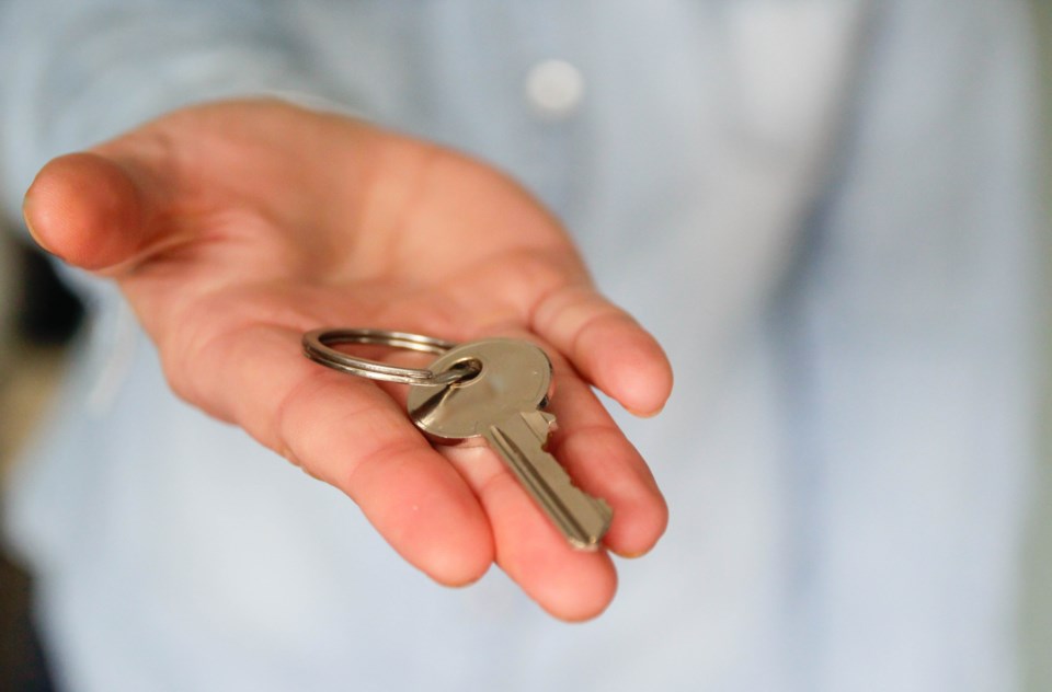 housekeyinhand