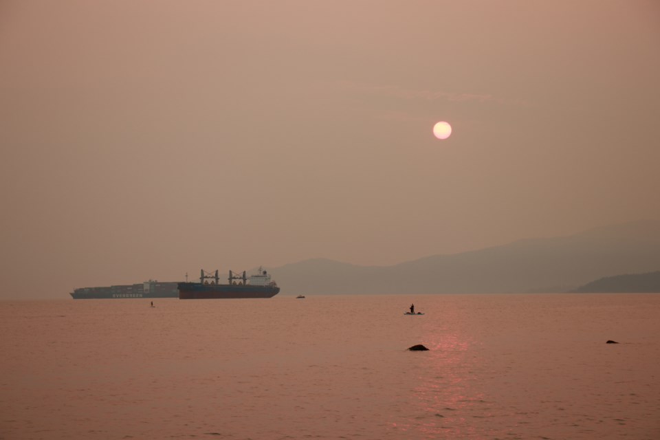 smokysunsetovervancouverbc