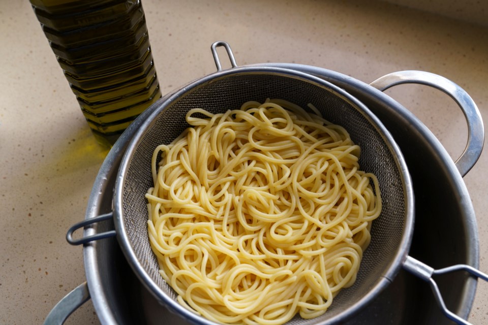Colander spaghetti shop